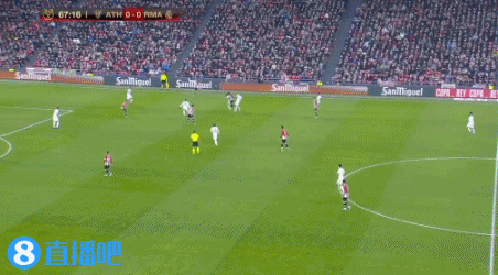 山东男篮激烈对决青岛男篮，裁判控场不足引发热议，球员受伤成焦点。