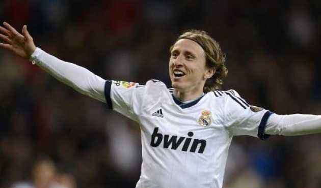 日职联半场：莱奥破门被吹，鹿岛鹿角暂0-0横滨FC