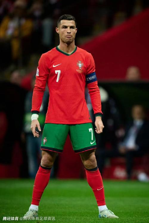 巴萨旧将：足球世界没人能达到梅西的高度，他让我们变得更好