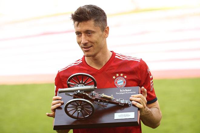 NBA：快船主场险胜鹈鹕